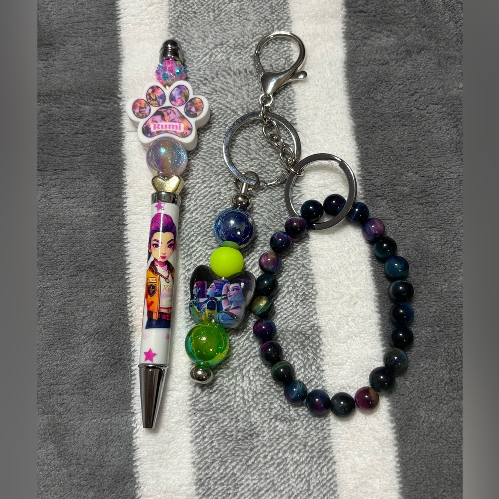 K-POP Demon Hunters Inspired Pen and Keychain Agate Bracelet Set
